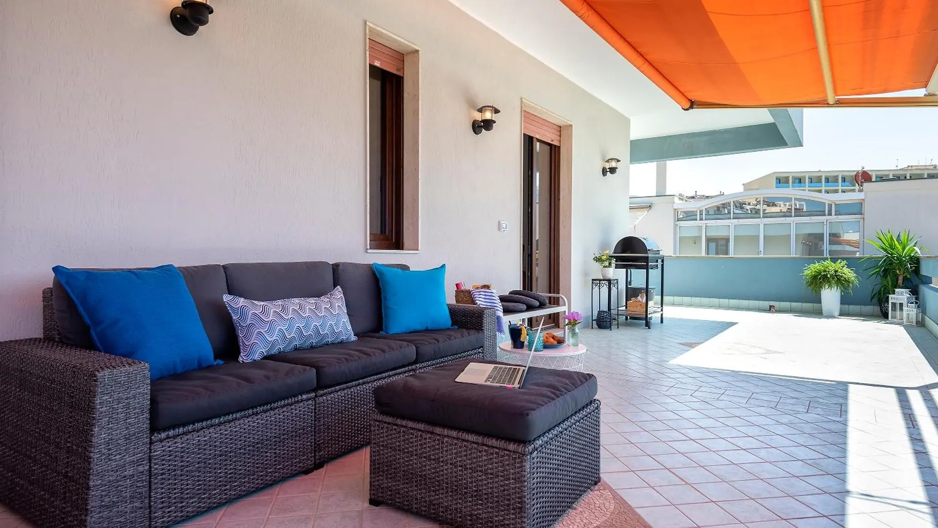 Valencia Penthouse With Spectacular Beachfront Terraces Wifi, Air Conditioning, Close To Beaches Alghero Apartment