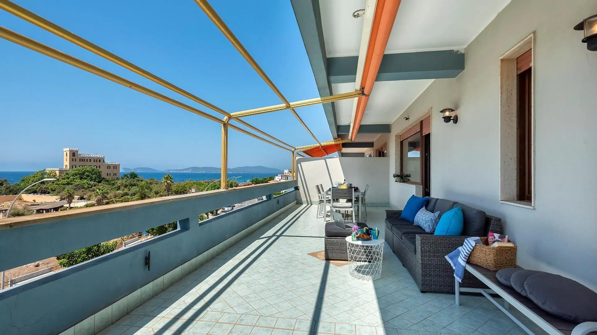 Valencia Penthouse With Spectacular Beachfront Terraces Wifi, Air Conditioning, Close To Beaches Alghero